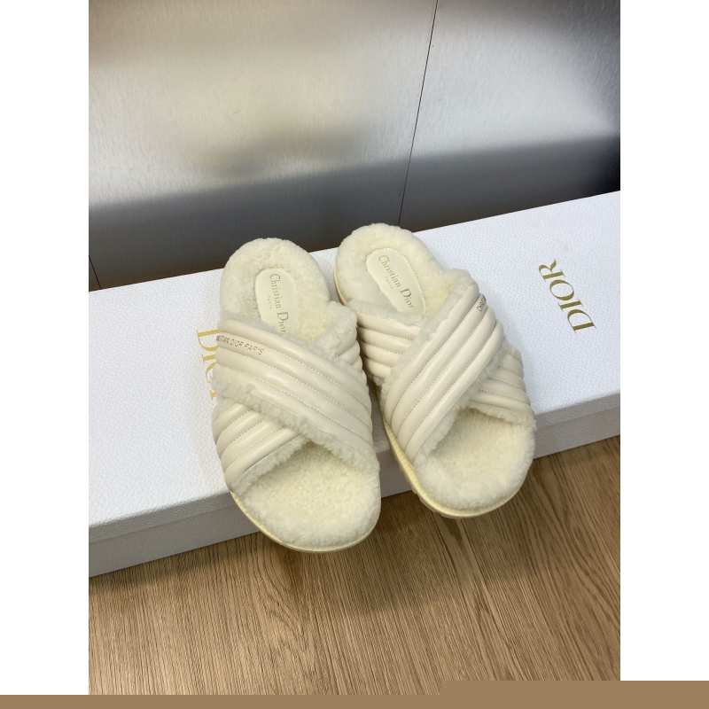 ch**an D*or sandals